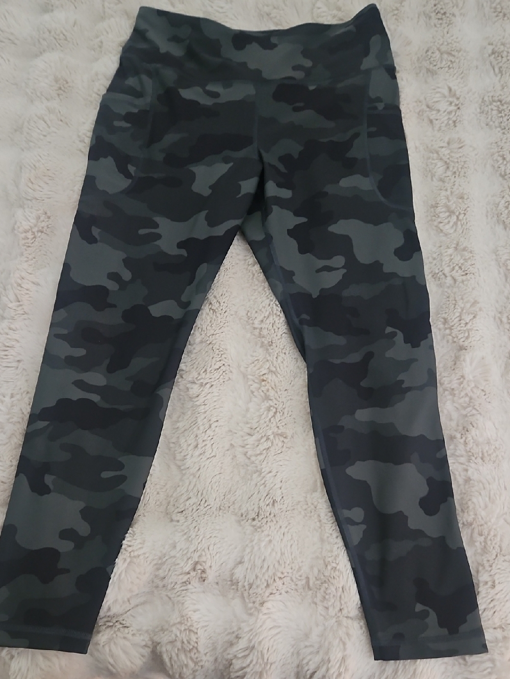 Old Navy Powersoft High Rise Go Dry Women Camo Leggings
